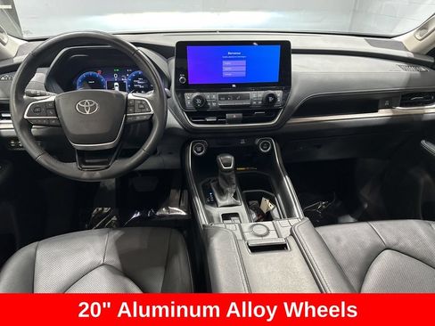Certified 2024 Toyota Grand Highlander AWD image 9
