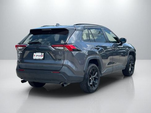 Used 2021 Toyota RAV4 LE FWD image 5