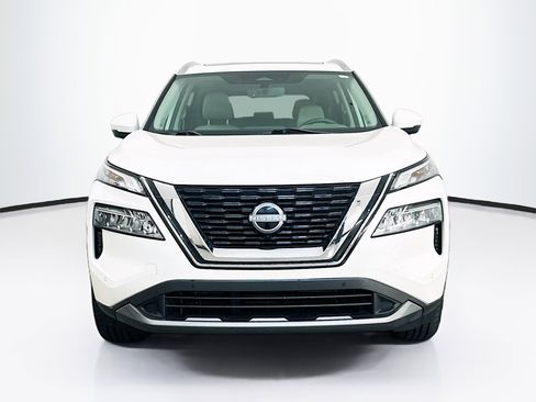 Used 2023 Nissan Rogue SL w/ SL Premium Package image 2