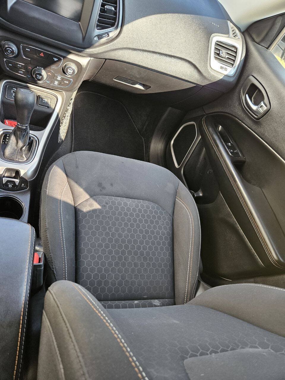 Used 2019 Jeep Compass Sport FWD image 6