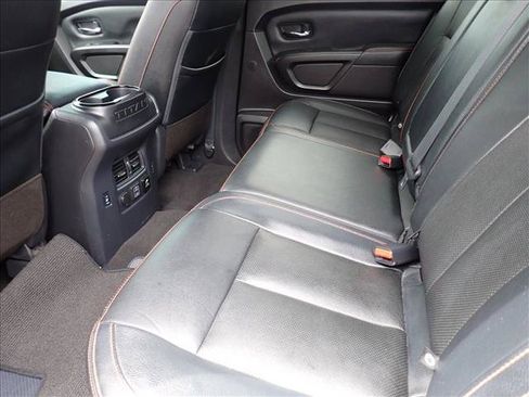 Used 2024 Nissan Titan PRO-4X w/ Pro-4x Convenience Package AWD/4WD image 9