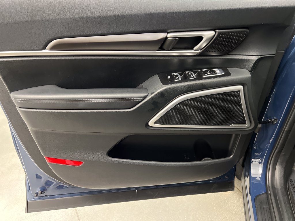 Used 2025 Kia Telluride S FWD image 14