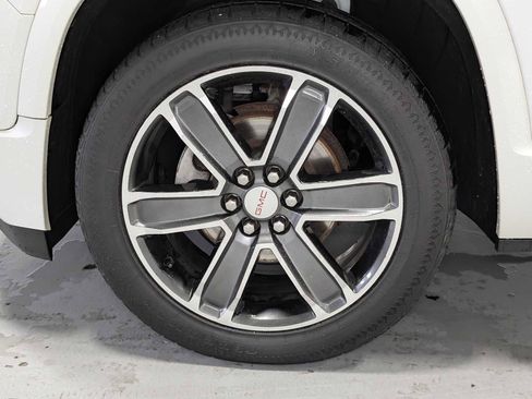 Used 2018 GMC Acadia Denali w/ Technology Package AWD/4WD image 3