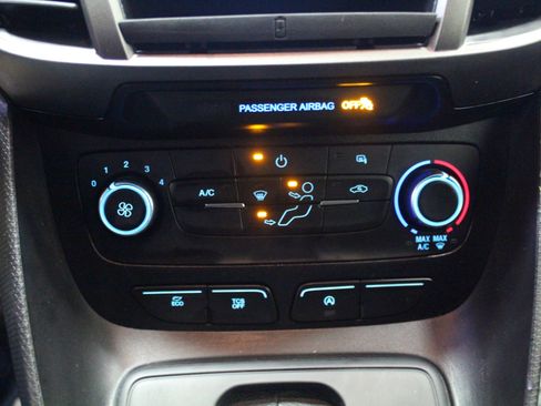 Used 2019 Ford Transit Connect XLT image 14