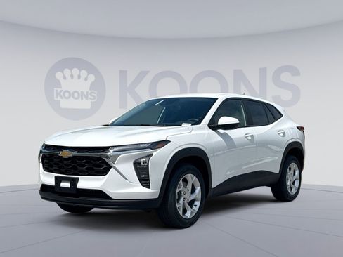 New 2026 Chevrolet Trax LS w/ LS Convenience Package FWD image 1
