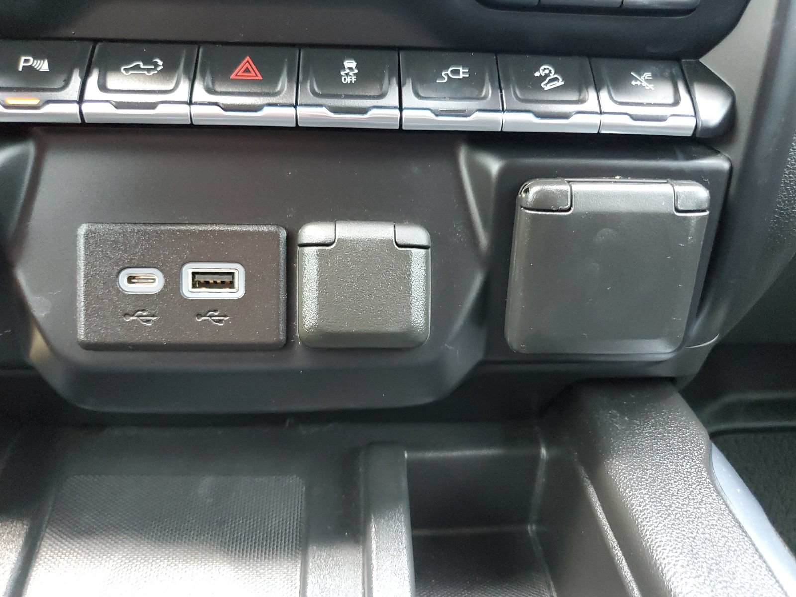 Used 2022 GMC Sierra 3500 Denali AWD/4WD image 39