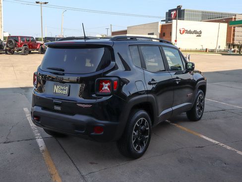 Used 2023 Jeep Renegade Trailhawk AWD/4WD image 5