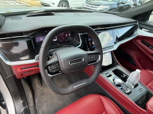 Used 2024 Jeep Wagoneer Launch Edition AWD/4WD image 25