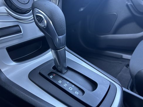 Used 2019 Ford Fiesta SE image 6