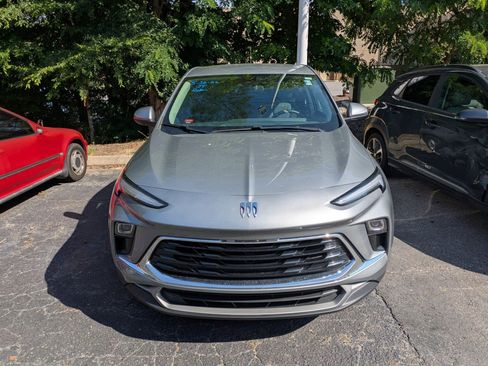 Used 2024 Buick Encore GX Preferred FWD image 2