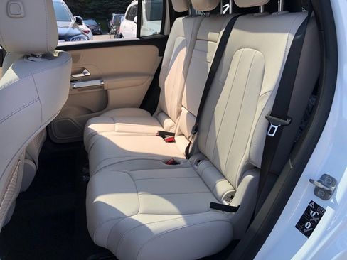 New 2026 Mercedes-Benz GLB 250 4MATIC image 32