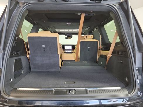 Used 2025 Jeep Grand Wagoneer Series III w/ Rear Seat Video Group 1 AWD/4WD image 28