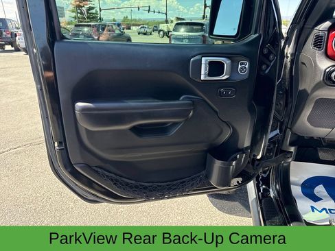Used 2018 Jeep Wrangler Unlimited Rubicon AWD/4WD image 13