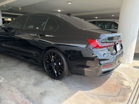 Used 2022 BMW 750i xDrive w/ Executive Package AWD/4WD image 2