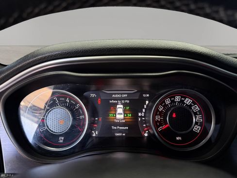 Used 2015 Dodge Challenger SXT RWD image 17