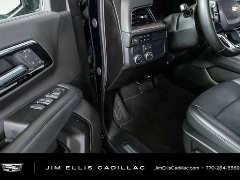 Used 2025 Chevrolet Tahoe LT RWD image 7