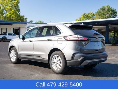Used 2024 Ford Edge SEL image 4
