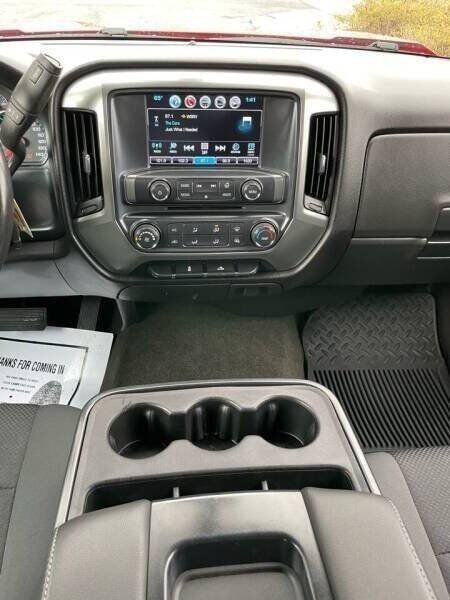 Used 2018 Chevrolet Silverado 1500 LT RWD image 16
