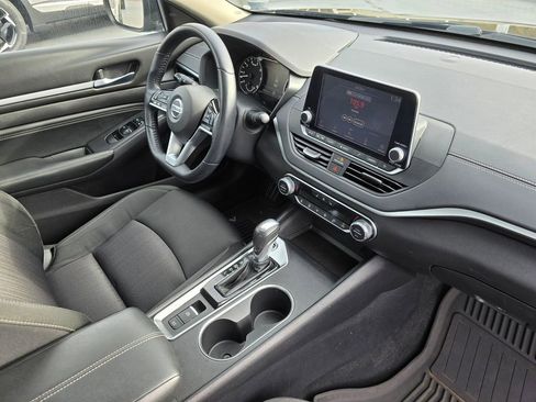 Used 2019 Nissan Altima 2.5 SV image 10