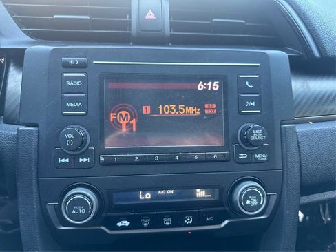 Used 2017 Honda Civic Sport image 12