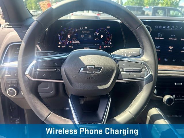 Used 2025 Chevrolet Suburban Z71 AWD/4WD image 25