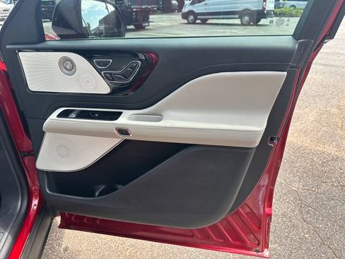 New 2026 Lincoln Aviator Reserve AWD/4WD image 15