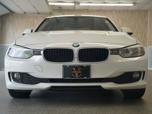 Used 2013 BMW 320i Sedan RWD image 3