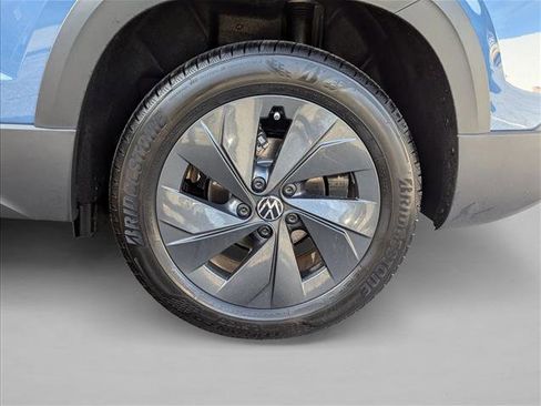 Used 2025 Volkswagen Taos S image 9