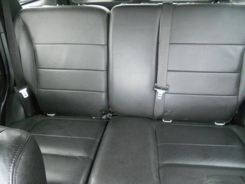 Used 2011 Ford Escape XLT w/ 203A Rapid Spec Order Code FWD image 18