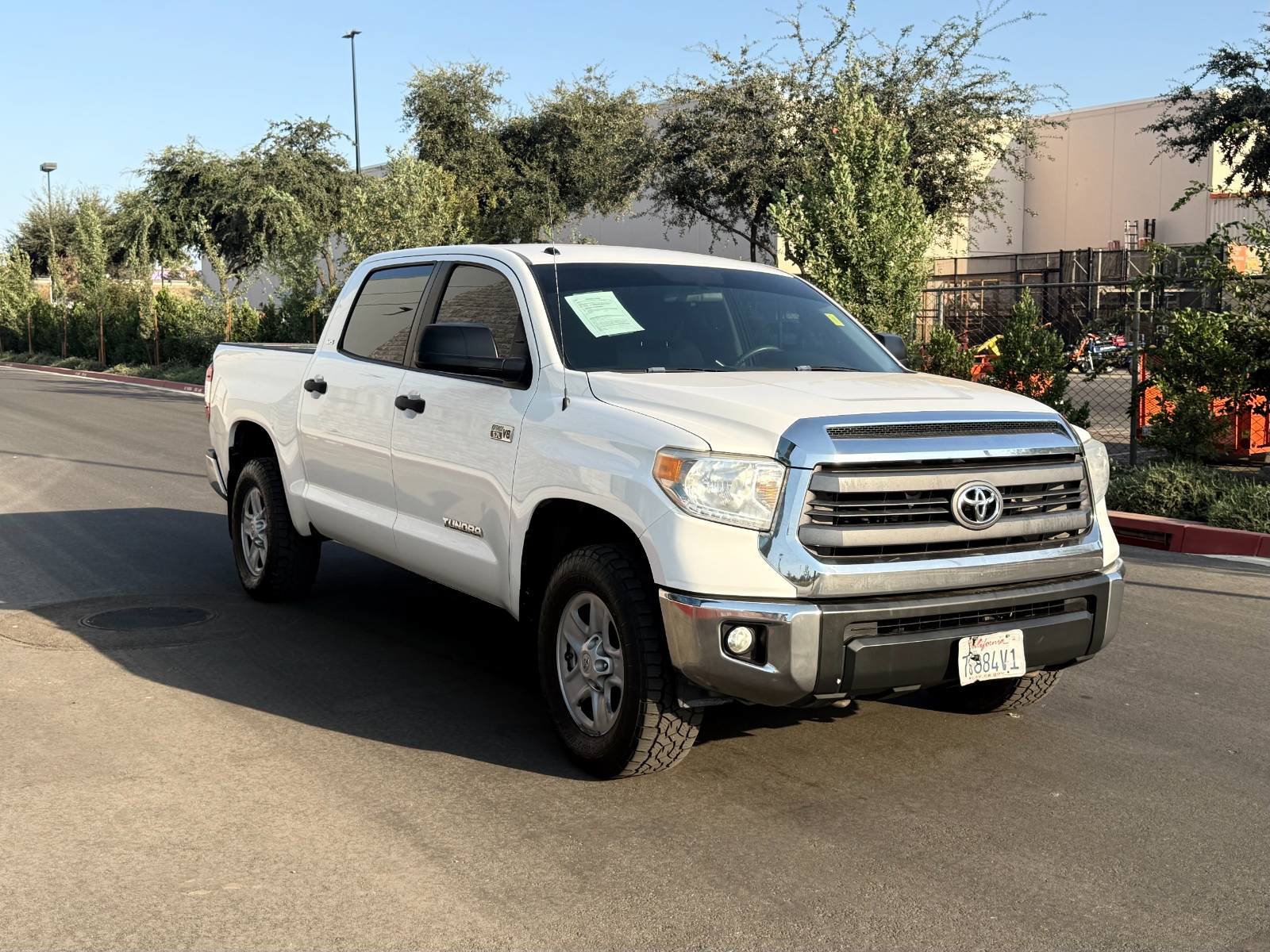 Used 2015 Toyota Tundra SR5 AWD/4WD image 3