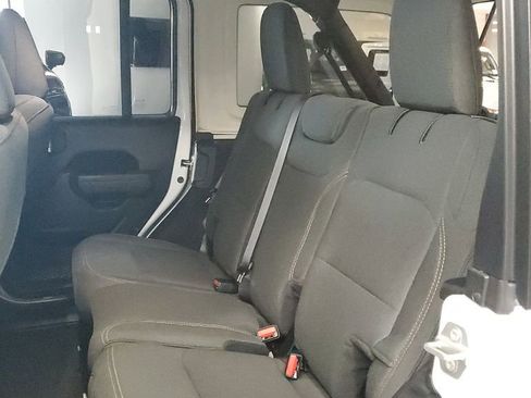 Used 2025 Jeep Wrangler Sport image 13