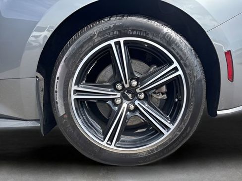 Used 2025 Ford Mustang Premium RWD image 39