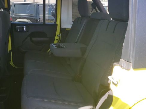 Used 2024 Jeep Wrangler Unlimited AWD/4WD image 14