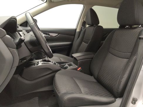 Used 2018 Nissan Rogue SV image 17