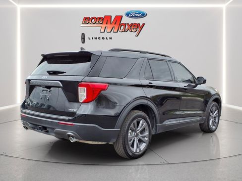 Used 2024 Ford Explorer XLT w/ Equipment Group 202A AWD/4WD image 4