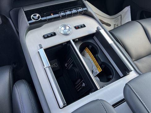 New 2027 Lincoln Navigator Premiere RWD image 26