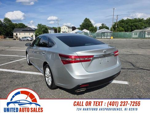 Used 2013 Toyota Avalon XLE Premium FWD image 3