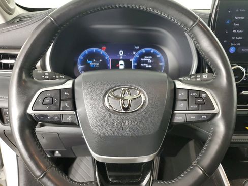 Used 2023 Toyota Highlander Limited FWD image 35