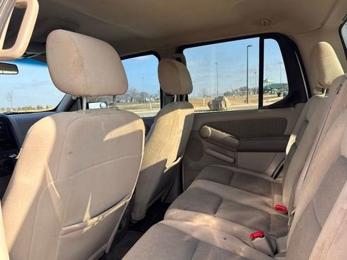 Used 2007 Ford Explorer Sport Trac XLT AWD/4WD image 28