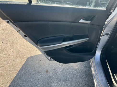 Used 2010 Honda Accord EX-L image 17