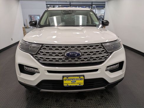 Used 2022 Ford Explorer Limited w/ Equipment Group 301A image 2