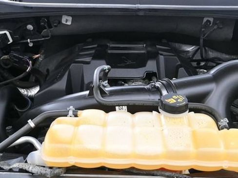 Used 2017 Ford F150 XLT w/ Equipment Group 302A Luxury AWD/4WD image 10