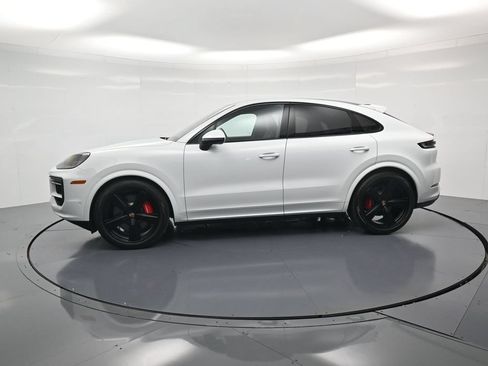 Used 2026 Porsche Cayenne S AWD/4WD image 2