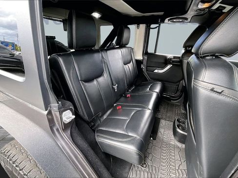 Used 2014 Jeep Wrangler Unlimited Sahara w/ Connectivity Group image 24