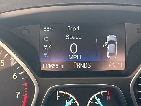 Used 2017 Ford Escape SE w/ Equipment Group 201A FWD image 24