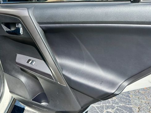 Used 2018 Toyota RAV4 XLE FWD image 23