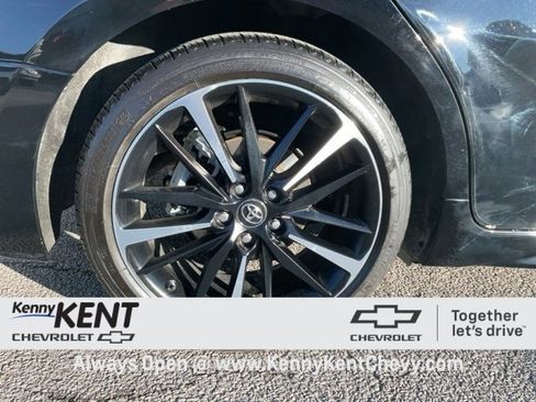 Used 2018 Toyota Camry XSE image 9