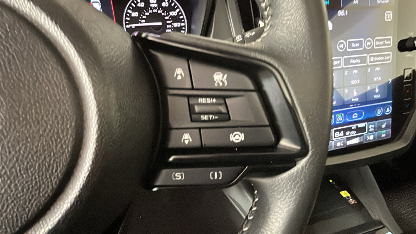 Used 2025 Subaru Forester Premium AWD/4WD image 20