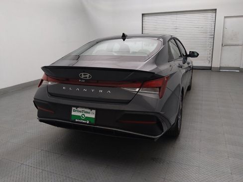 Used 2025 Hyundai Elantra Sport FWD image 7