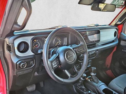 Used 2024 Jeep Wrangler Unlimited Sport AWD/4WD image 10